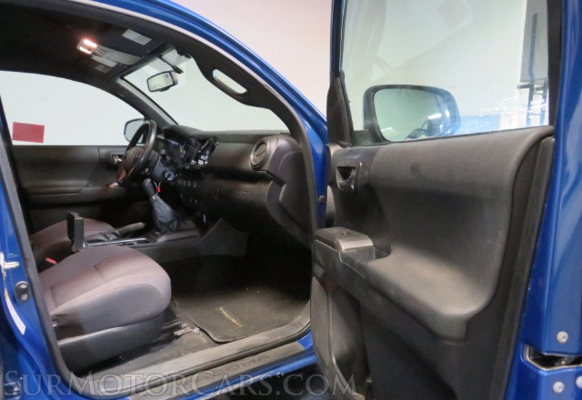 2016 Toyota Tacoma - Image 22