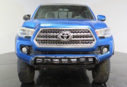 2016 Toyota Tacoma - Image 11
