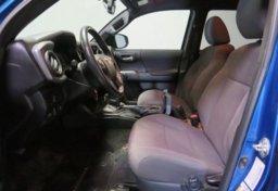 2016 Toyota Tacoma - Image 25