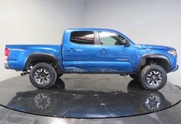 2016 Toyota Tacoma - Image 5