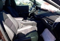 2021 Cadillac XT4 - Image 5