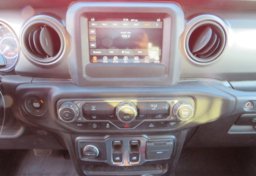 2021 Jeep Wrangler - Image 31