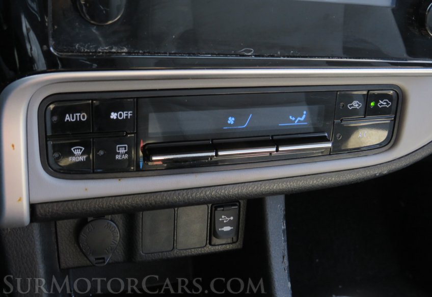 2017 Toyota Corolla - Image 33