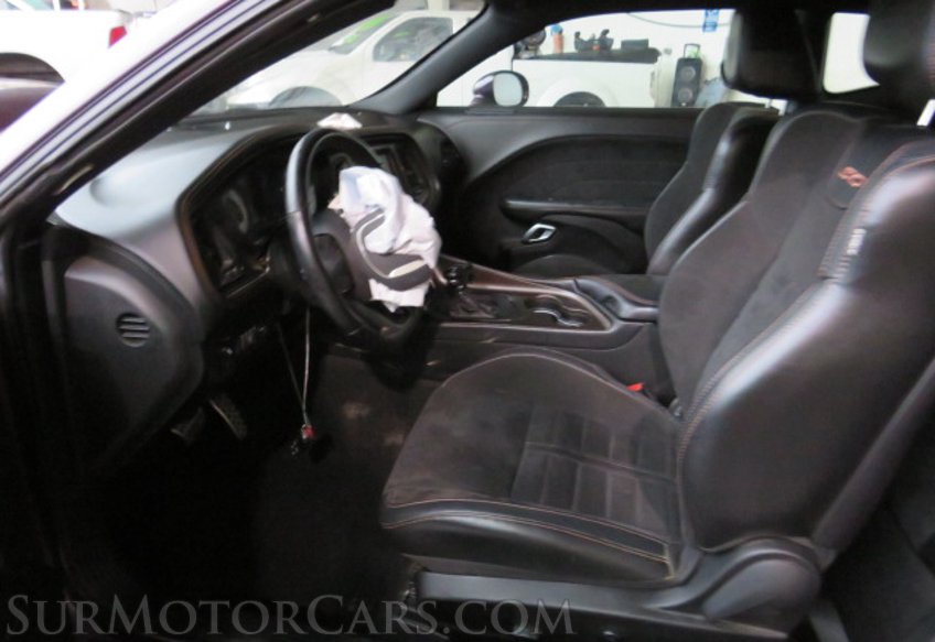 2020 Dodge Challenger - Image 32