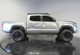 Thumbnail of 2020 Toyota Tacoma 4WD