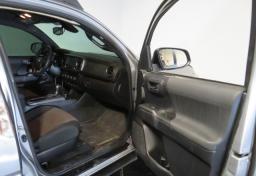 Thumbnail of 2020 Toyota Tacoma 4WD