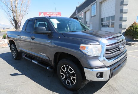 2014 Toyota Tundra 4WD Truck