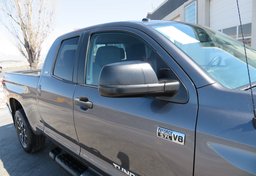 2014 Toyota Tundra 4WD Truck - Image 13