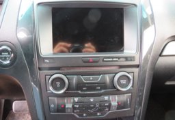 2017 Ford Explorer - Image 32