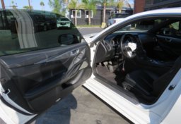 2017 Infiniti Q60 - Image 22