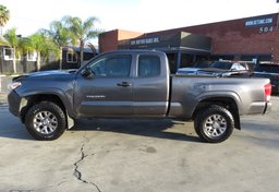 2016 Toyota Tacoma - Image 5