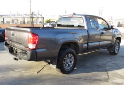 2016 Toyota Tacoma - Image 8