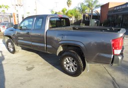 2016 Toyota Tacoma - Image 9