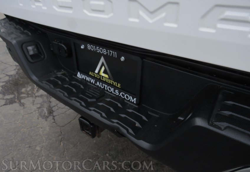 2017 Toyota Tacoma - Image 23