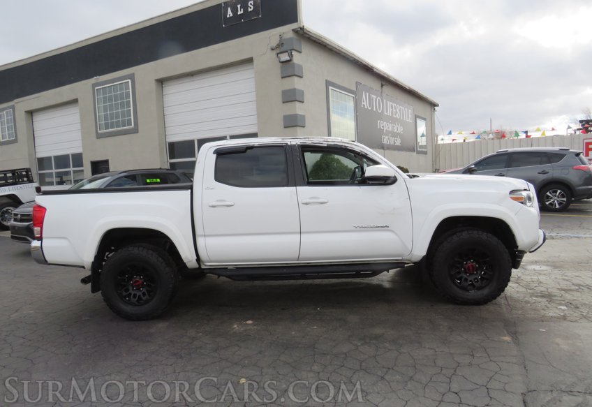 2017 Toyota Tacoma - Image 6