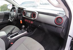 2017 Toyota Tacoma - Image 33