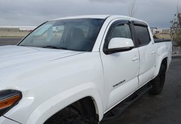 2017 Toyota Tacoma - Image 13