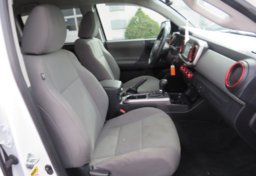 2017 Toyota Tacoma - Image 29