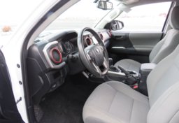 2017 Toyota Tacoma - Image 31