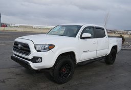 2017 Toyota Tacoma - Image 4