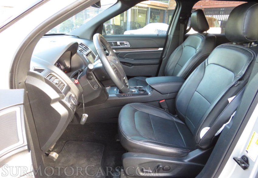 2019 Ford Explorer - Image 32