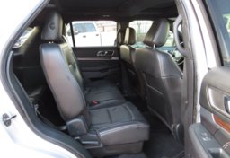 2019 Ford Explorer - Image 30