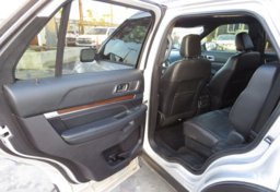 2019 Ford Explorer - Image 24