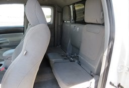 2010 Toyota Tacoma - Image 29