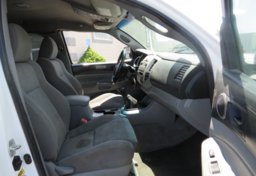 2010 Toyota Tacoma - Image 26