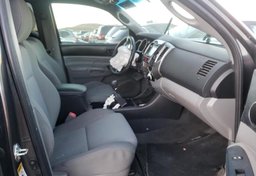 2014 Toyota Tacoma - Image 5