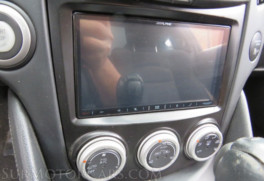 2015 Nissan 370Z - Image 28