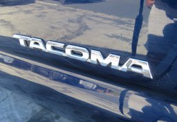 2012 Toyota Tacoma - Image 19