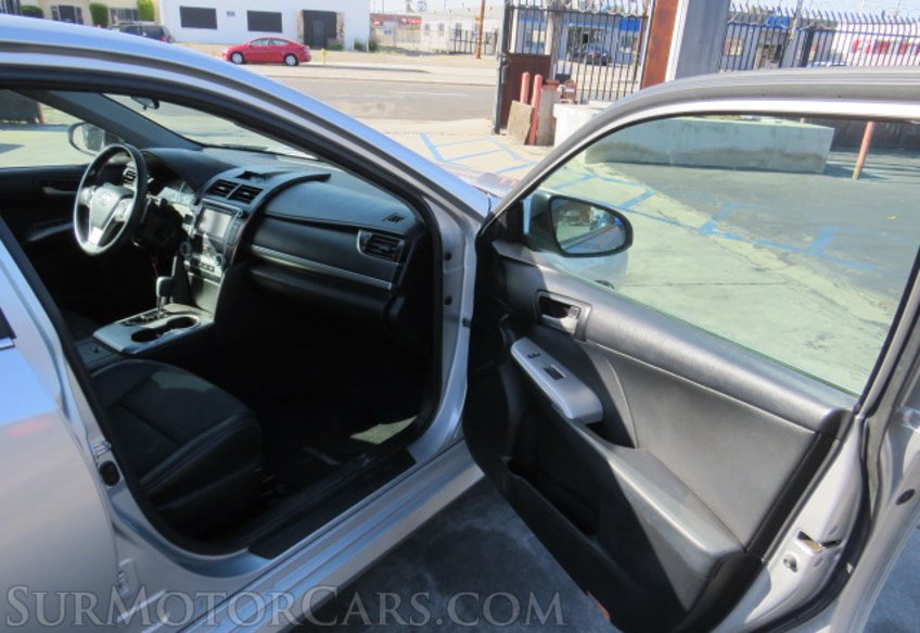 2013 Toyota Camry - Image 20