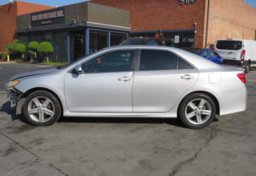 2013 Toyota Camry - Image 12