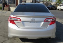 2013 Toyota Camry - Image 10
