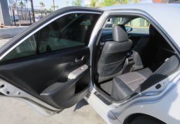 2013 Toyota Camry - Image 21