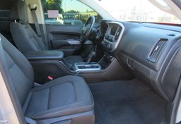 2020 Chevrolet Colorado - Image 30