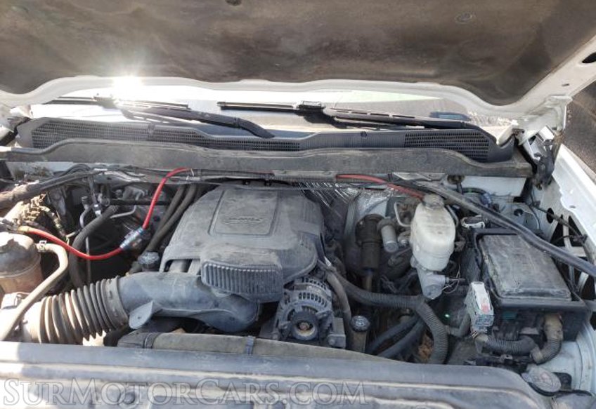 2015 Chevrolet Silverado 2500HD Built After Aug 14 - Image 8