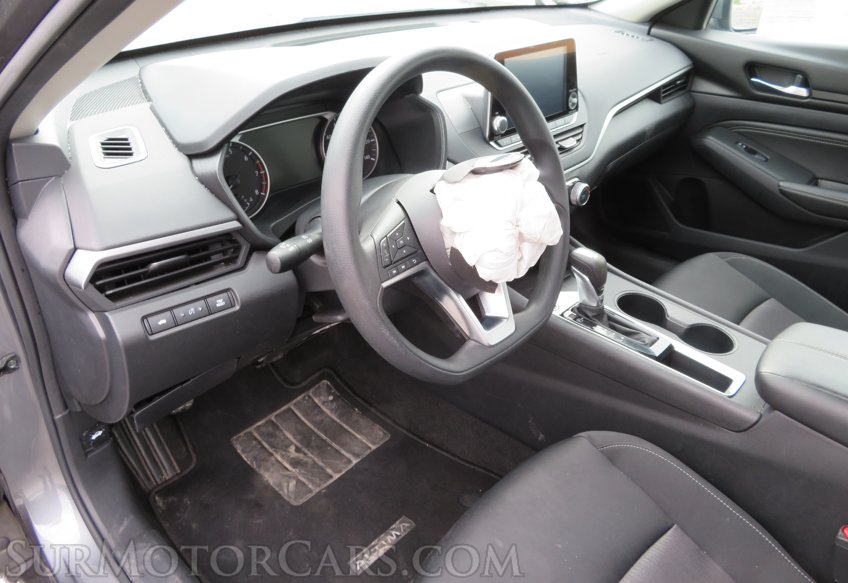 2020 Nissan Altima - Image 18