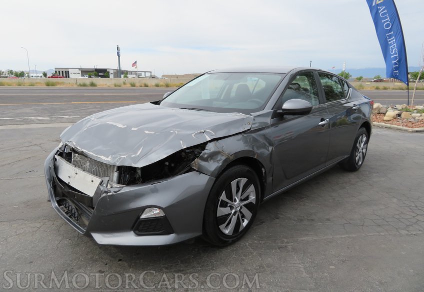 2020 Nissan Altima - Image 4