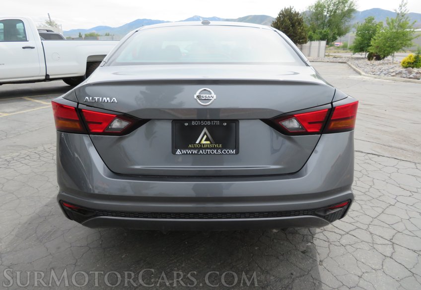 2020 Nissan Altima - Image 11