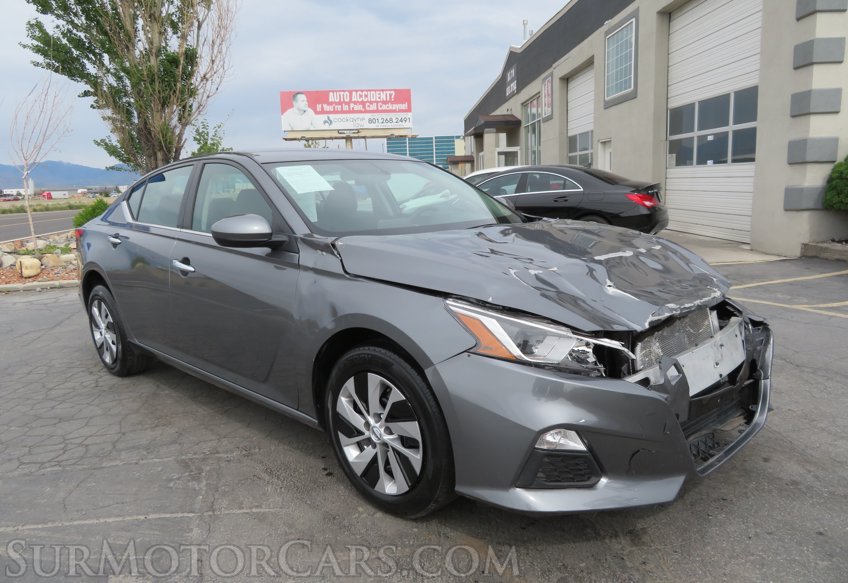 2020 Nissan Altima - Image 3