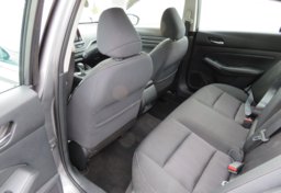 2020 Nissan Altima - Image 25
