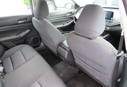 2020 Nissan Altima - Image 21