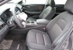 2020 Nissan Altima - Image 20