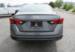 2020 Nissan Altima - Image 11