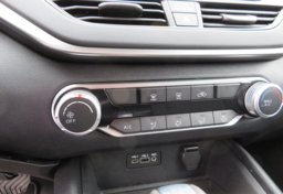 2020 Nissan Altima - Image 36