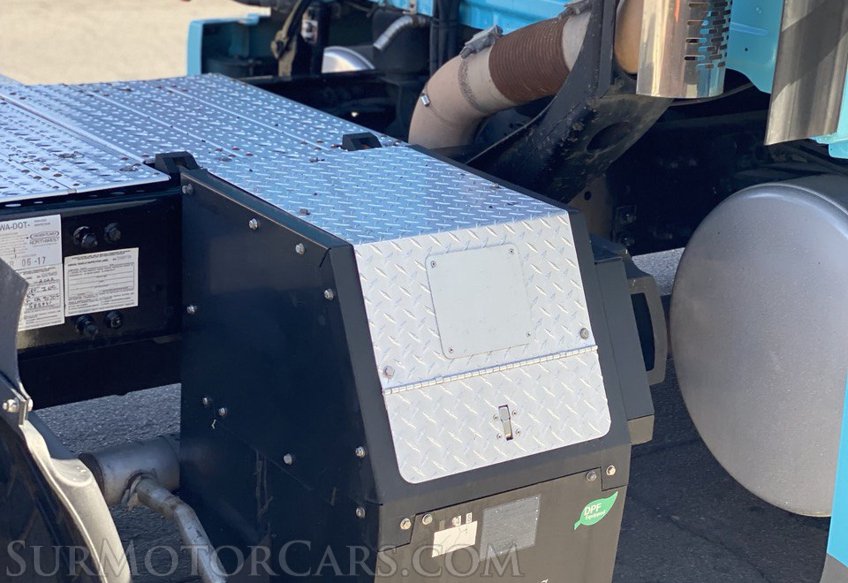 2013 Freightliner Cascadia - Image 6