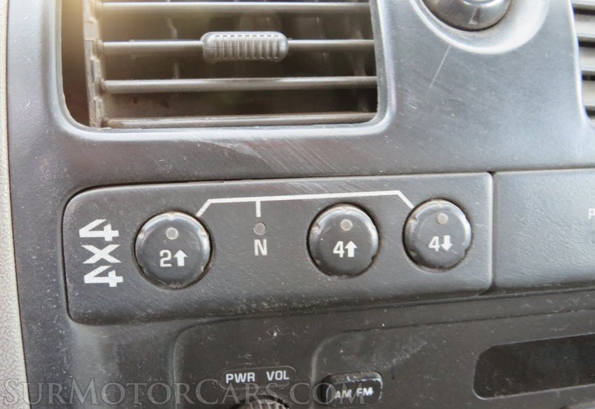 2005 Chevrolet Colorado - Image 29