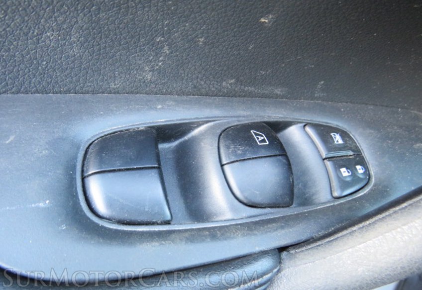 2020 Nissan Rogue - Image 36